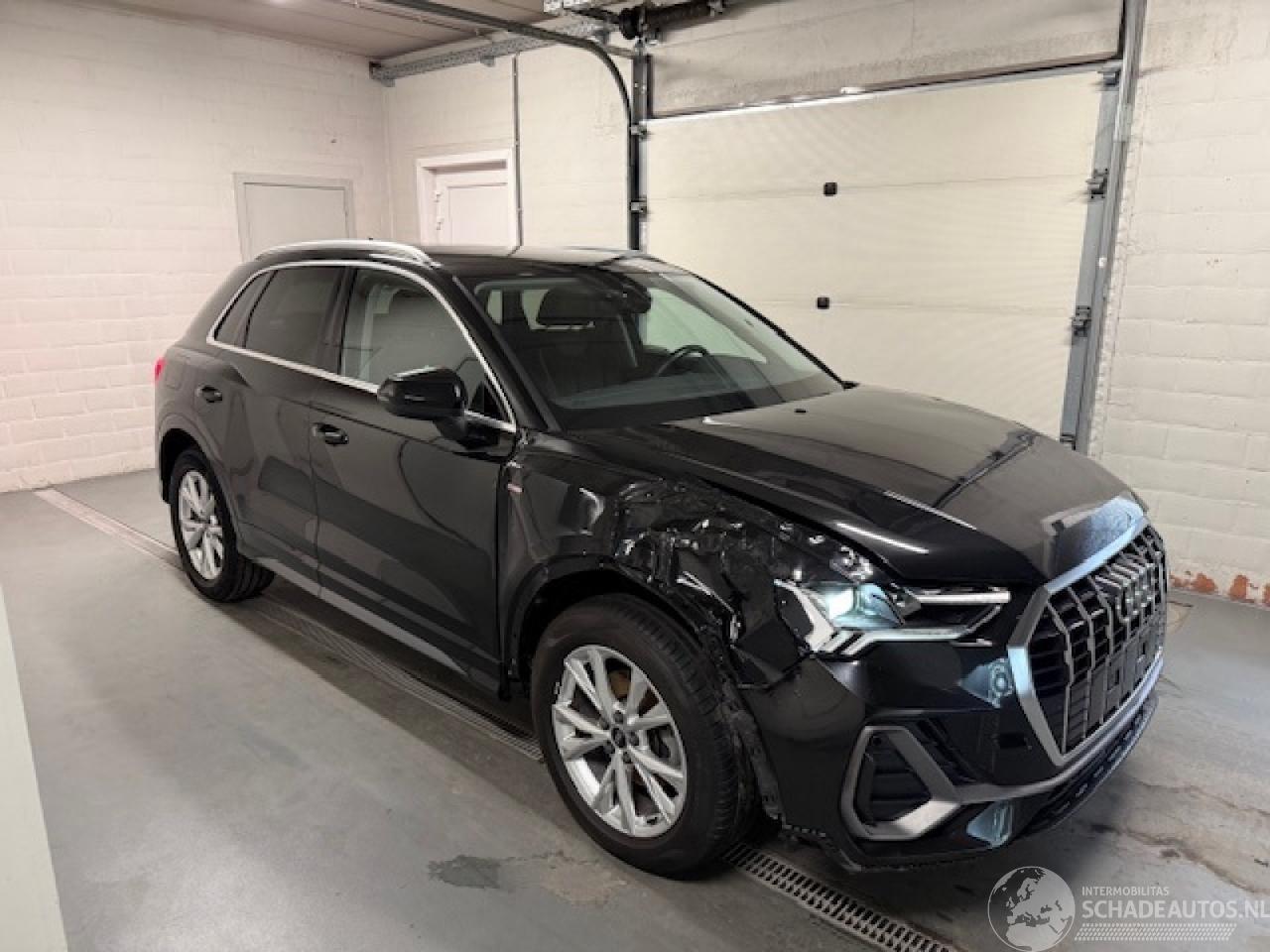 Audi Q3 S-LINE