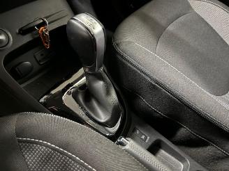 Renault Captur  picture 16