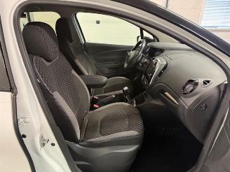 Renault Captur  picture 11