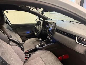 Renault Clio  picture 13