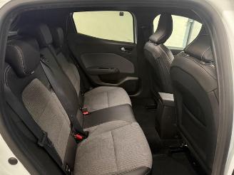 Renault Clio  picture 15