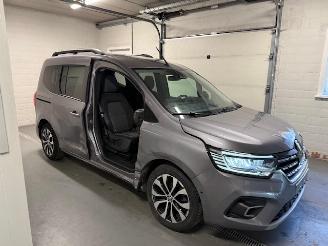 uszkodzony samochody osobowe Renault Kangoo  2023/7