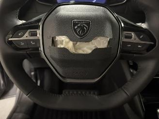 Peugeot 208  picture 19