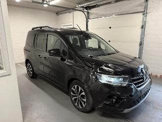 Auto incidentate Renault Kangoo  2022/2