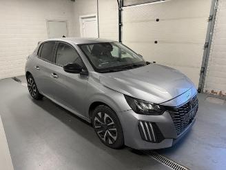 Unfallwagen Peugeot 208  2025/11