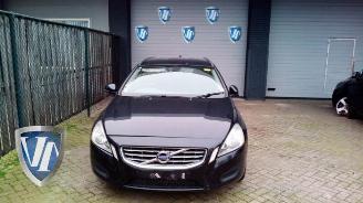 skadebil auto Volvo V-60 V60 I (FW/GW), Combi, 2010 / 2018 2.0 D3 20V 2012/9