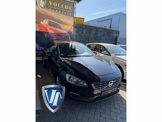 Vrakbiler auto Volvo V-60 V60 I (FW/GW), Combi, 2010 / 2018 2.0 D4 16V 2014/9