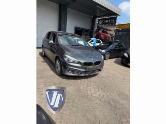 Vrakbiler auto BMW 2-serie  2015/10
