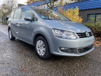 krockskadad bil auto Volkswagen Sharan 2.0 tdi 100kw 7per. 2014/7