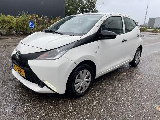 Vaurioauto  passenger cars Toyota Aygo 5drs aygo 2017/10