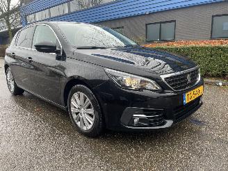 krockskadad bil auto Peugeot 308 1.2 96kw 2018/5