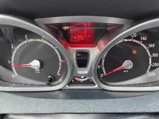 Ford Fiesta 1.2 titanium picture 11