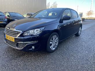 Vaurioauto  passenger cars Peugeot 308 1.6 d 2015/12