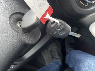 Renault Twingo 5drs airco picture 14