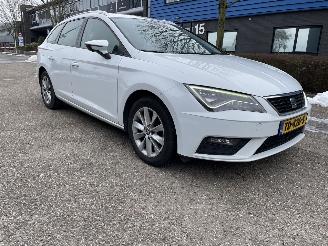 krockskadad bil auto Seat Leon 1.6 tdi 85kw 2017/4