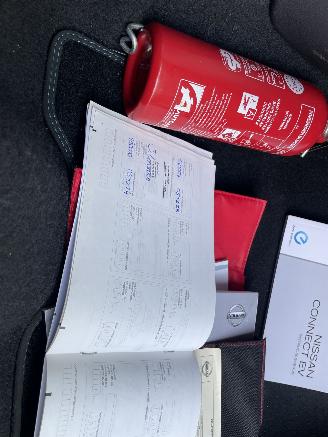 Nissan Leaf tekna 40kwh picture 28