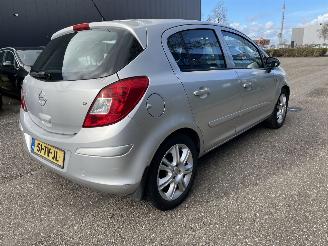 Opel Corsa 1.2 5drs airco picture 4