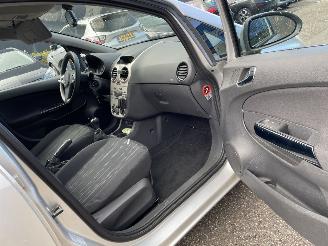 Opel Corsa 1.2 5drs airco picture 9