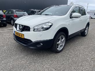 uszkodzony samochody osobowe Nissan Qashqai 2.0 aut. 2013/8