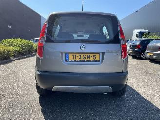 damaged passenger cars Skoda Roomster 1.2tsi 2012/6