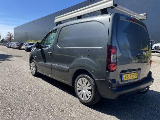 damaged passenger cars Citroën Berlingo 1.6hdi 2015/11