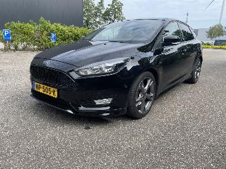 uszkodzony samochody osobowe Ford Focus 1.5 150pk  ST 2017/4