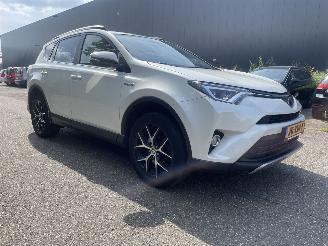 krockskadad bil auto Toyota Rav-4 2.5 hybrid 2017/1