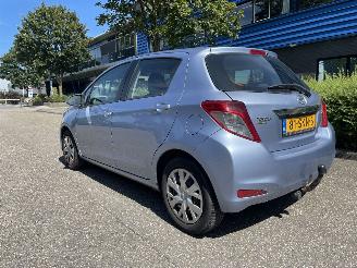 skadebil auto Toyota Yaris 1.3 5drs 2011/10