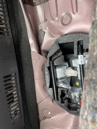 Renault Clio 0.9T 5DRS picture 15
