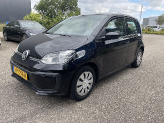 krockskadad bil auto Volkswagen Up! 5drs airco 2019/3