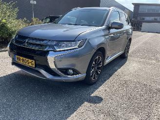 škoda osobní automobily Mitsubishi Outlander 2.0 plug in 2015/12