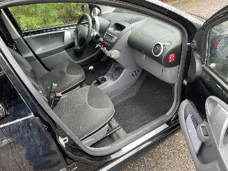 Peugeot 107 5DRS AIRCO picture 14