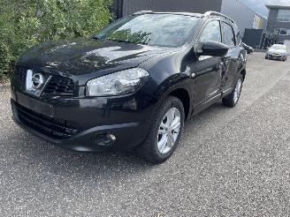 krockskadad bil auto Nissan Qashqai 7persoons 2010/10
