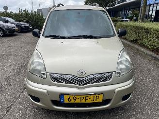 Toyota Yaris 1.3 Aut. picture 2