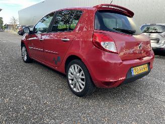 Vaurioauto  passenger cars Renault Clio 1.2 5drs 2010/11