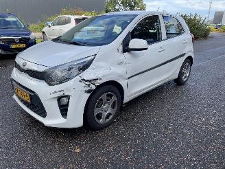 Kia Picanto 1.0 5drs airco picture 4