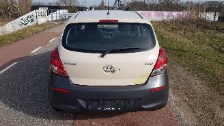 Hyundai I-20 AUTOMAAT picture 8