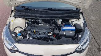 Hyundai I-20 AUTOMAAT picture 12