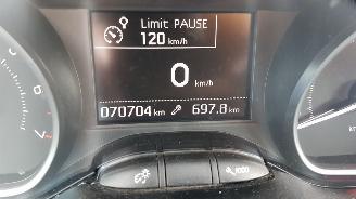 Peugeot 208 1.2 pure tech picture 21