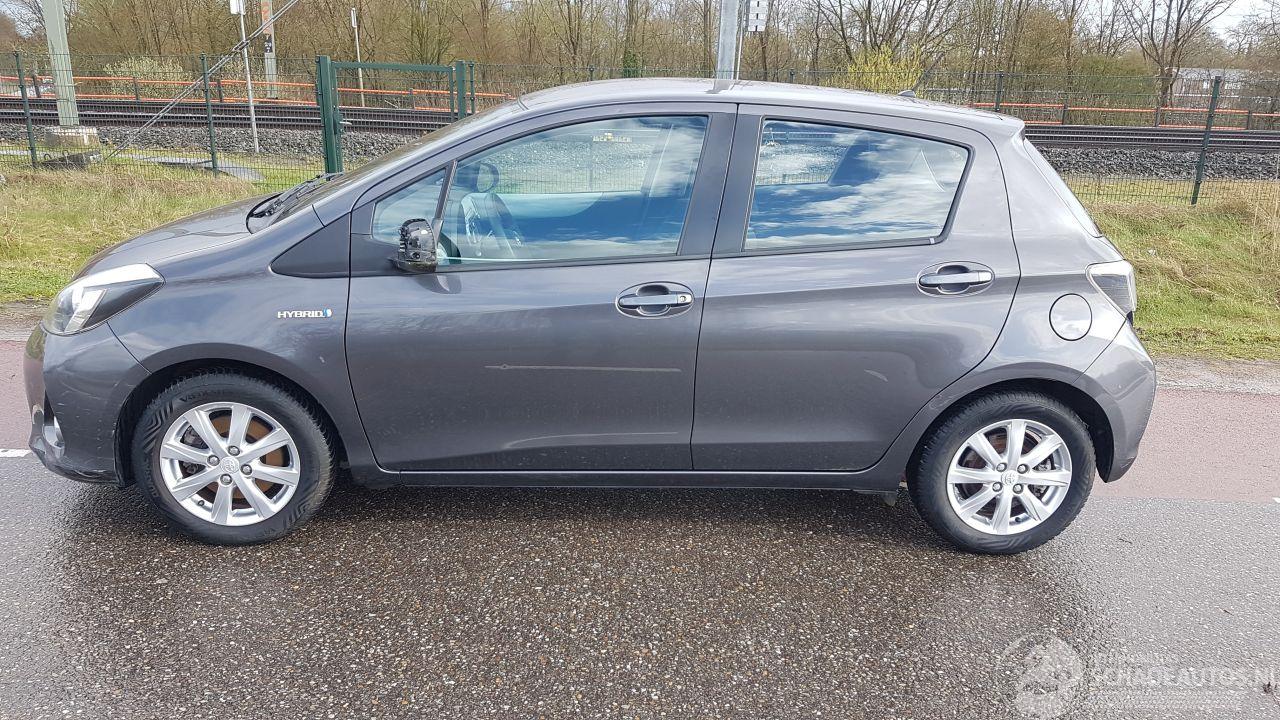 Toyota Yaris 1.5 FULL HYBRID DYNAMIC