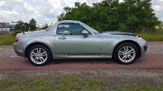 Mazda MX-5 HARDTOP rijdt nieuw picture 9