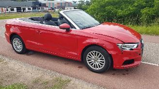 krockskadad bil auto Audi A3 1ste eigenaar 2017/7