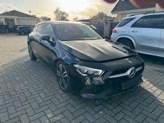 Damaged car Mercedes Cla-klasse 180 Shooting Brake Urban 2021/9