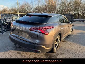 damaged passenger cars Citroën C5 X C5X Feel Pack Hybrid 132 kW 2024/1