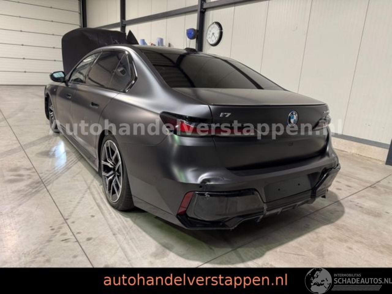 BMW i7 xDrive 60 M Sport 106KWH SKY LOUNGE