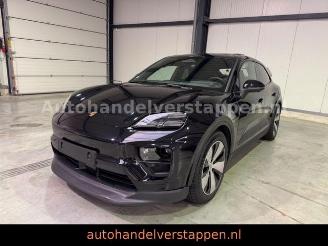skadebil auto Porsche Macan Electric 4 PDLS+ PASM Hud BOSE 2024/11