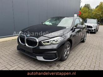 skadebil auto BMW 1-serie i Advantage DAB+ Navigation 2022/9