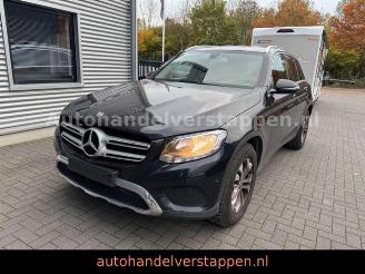 Vaurioauto  passenger cars Mercedes GLC 220d 4Matic Leder Alu Fahrbereit - DRIVE 2017/8