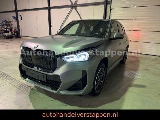 Voiture accidenté BMW iX1 30 xDrive M Sport Harman Pano HUD Leder 2023/6