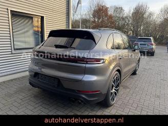 skadebil auto Porsche Cayenne E-Hybrid Exclusive Design Matric ACC 2024/5